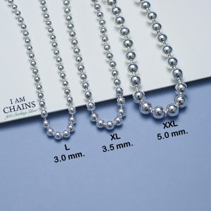 Ball silver necklace